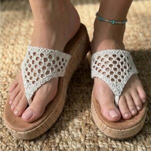 Lucky Brand Women's Jaslene Platform Thong Sandal Wedge Sunflower 9.5 summer